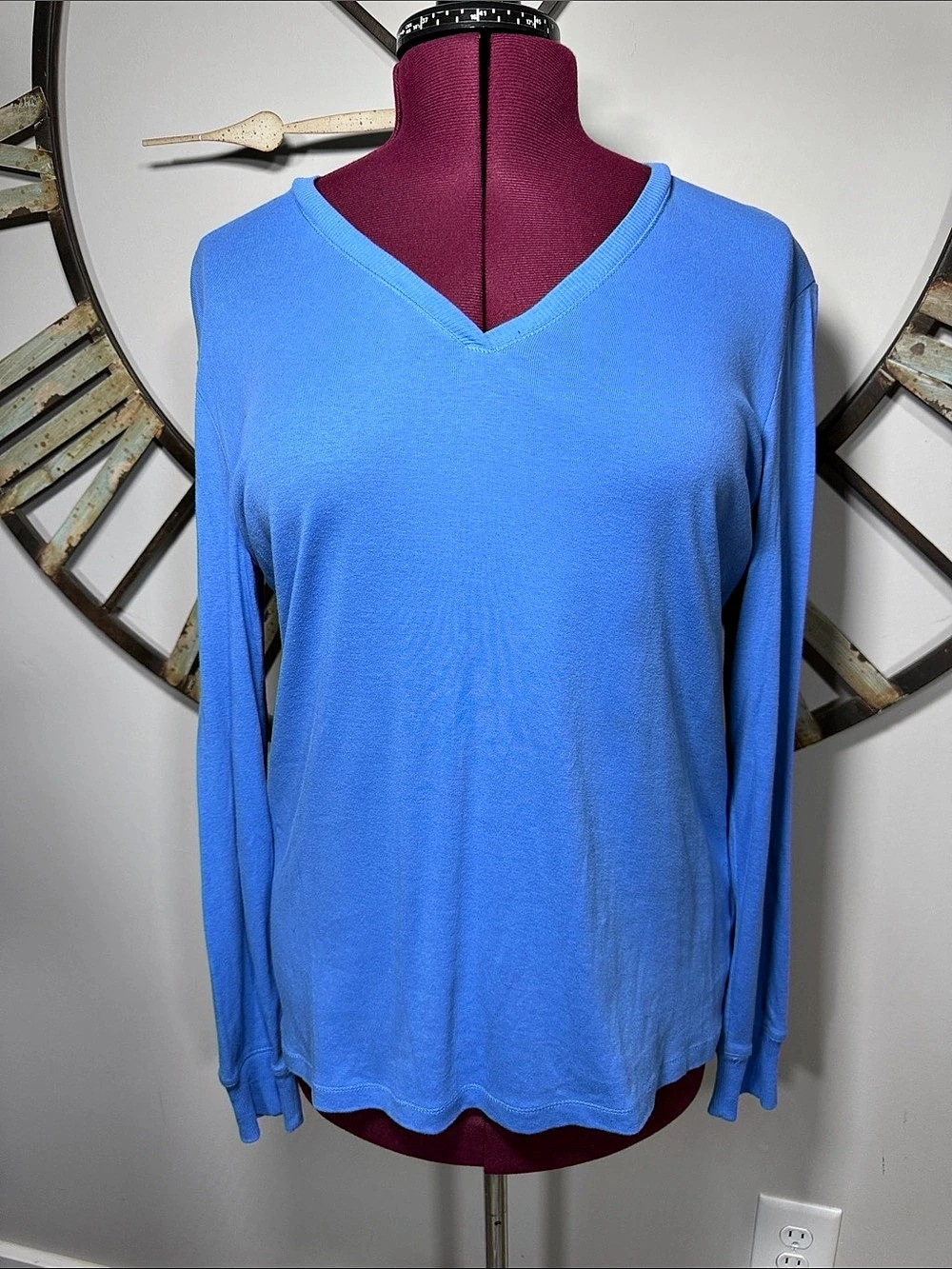 Jones New York Sport long sleeve V-neck top Blue V-Neck Long Sleeve Top Size XL